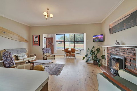 A Wave From It All - Accommodation Southport 2