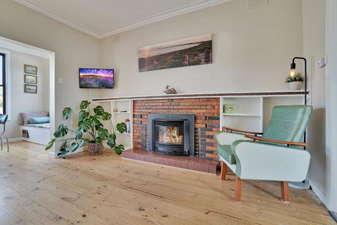 A Wave From It All - Accommodation Southport 3