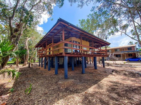 A Yearenda - Water Views -3BR - Steps To The Beach - Accommodation Southport 2