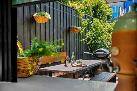 A1 Architectural Sth Melb Home Sleeps 4 Martin - Accommodation Southport 1