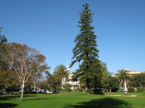 A1 Architectural Sth Melb Home Sleeps 4 Martin - Accommodation Southport 4