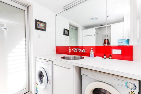 AAA Coke Shack - Accommodation Southport 1