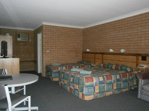 Aaron Inn Motel - Accommodation Southport 2