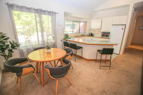 Abenaki - Accommodation Southport 2