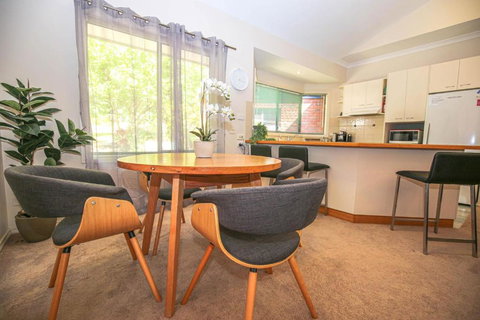 Abenaki - Accommodation Southport 3