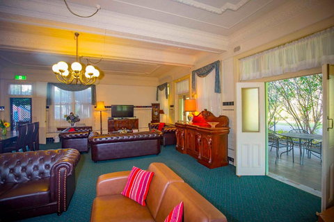 Abernethy House - Accommodation Southport 3