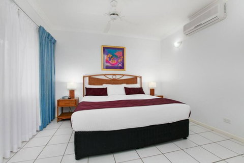 Absolute Beachfront Apartment - Accommodation Southport 4