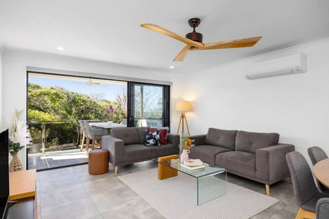 Absolute Beachfront Marcoola 4Bd, Heated Spa - Accommodation Southport 2