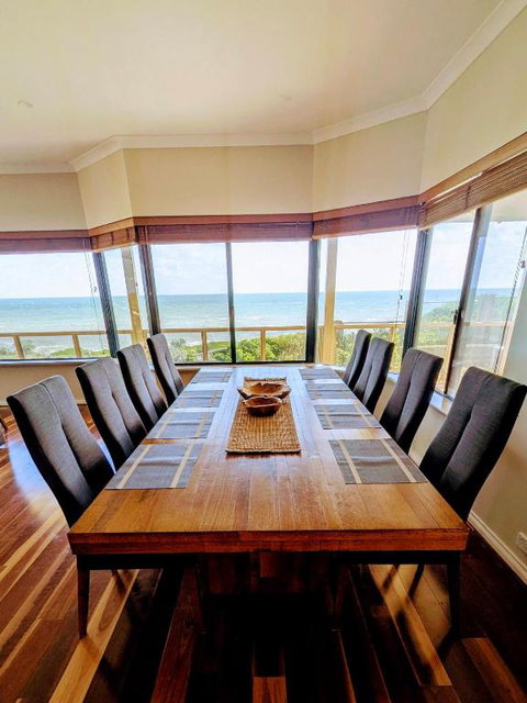 Absolute Oceanfront Escape - Accommodation Southport 2