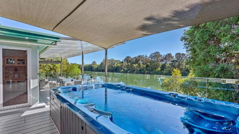 Absolute River Front House - Accommodation Southport 0