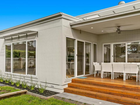 Absolutely Beach - Accommodation Southport 1