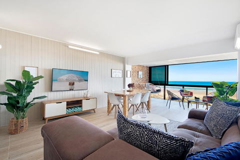 Absolutly Beachfront Surfers Paradise, Pure Shores! - Southport Accommodation 4