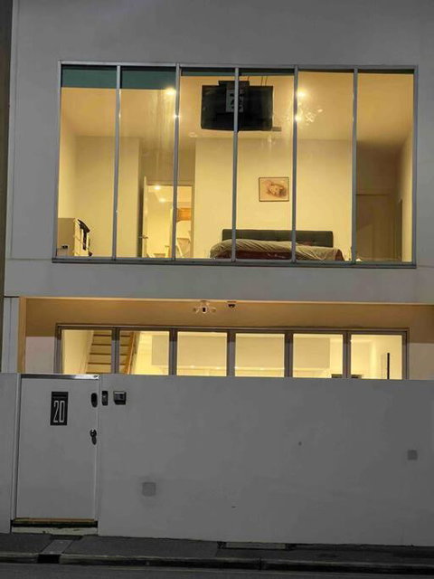 Access To All CBD Has To Offer - Accommodation Southport 0