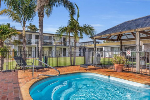 Admirals Lodge - Accommodation Southport 3