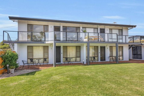 Admirals Lodge - Accommodation Southport 4