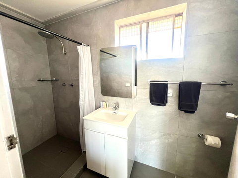 Adrian Motel - Accommodation Southport 1