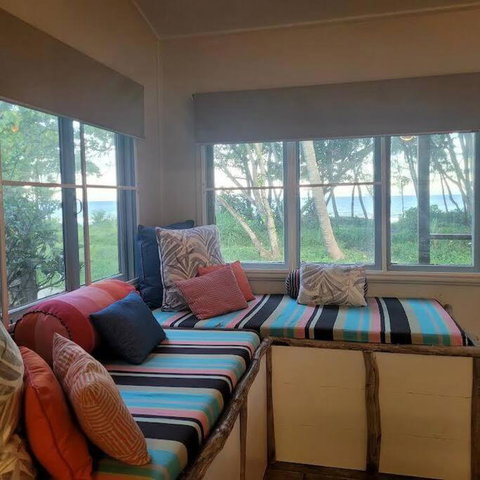 Absolute Beachfront Cottage - Accommodation Southport 3