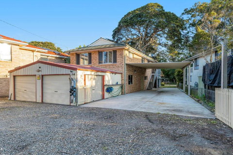 Absolute Waterfront - Accommodation Southport 1