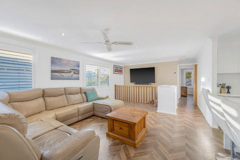 Absolute Waterfront - Accommodation Southport 2