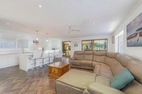 Absolute Waterfront - Accommodation Southport 3