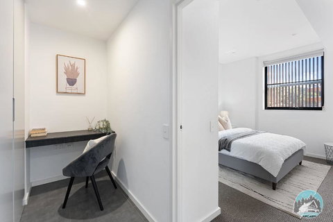 Aircabin - Epping - Modern Comfy - 1 Bed Apt - Accommodation Southport 4