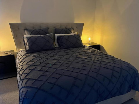 AKS Honeysuckle - Accommodation Southport 4