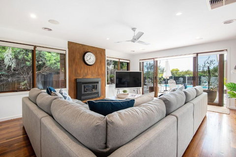 Alfresco Poolside Retreat Rye - Accommodation Southport 1