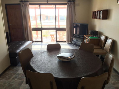 All Decked Out In Edithburgh - Accommodation Southport 3