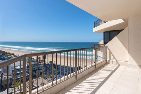 Allunga Stunning Beach Side Apartment - Southport Accommodation 4