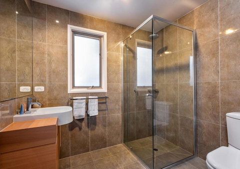 Alpenglow - Accommodation Southport 3