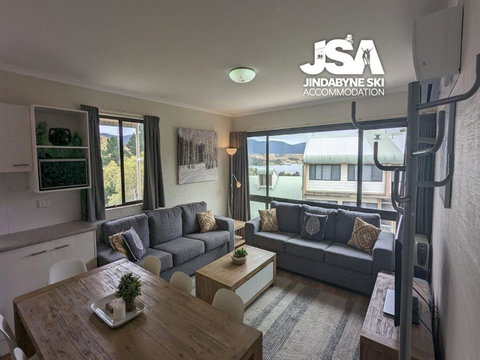 Alpine Mountain View 40 - Accommodation Southport 0