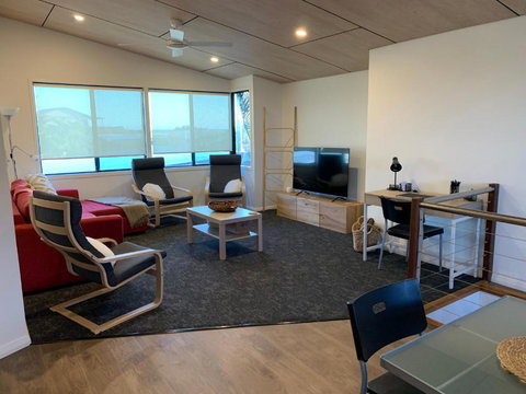 Alta Riva Unit 2 - Kalbarri WA - Accommodation Southport 3
