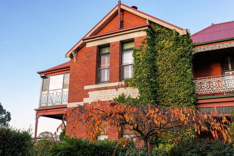 Alzburg Resort - Accommodation Southport 2