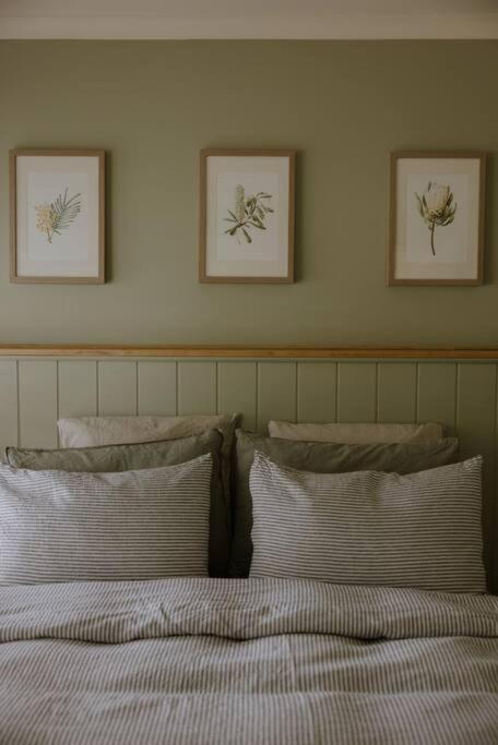 Amarela Haus - Calming Retreat Within Oceans Reach - Accommodation Southport 0