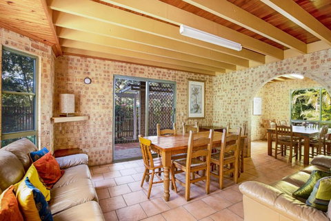 Amaroo Rainbow Shores - Accommodation Southport 2