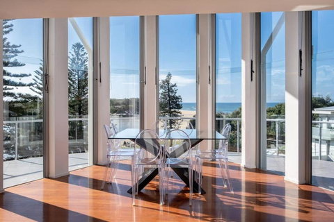 Amazing Currimundi Lakefront Ocean Penthouse - Accommodation Southport 1
