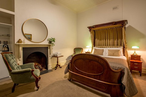 American Hotel Creswick - Accommodation Southport 0