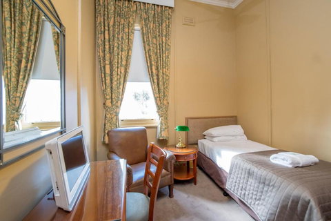 American Hotel Creswick - Accommodation Southport 1