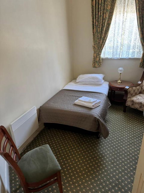 American Hotel Creswick - Accommodation Southport 2