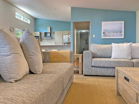 AMITY SEASIDE - Accommodation Southport 4