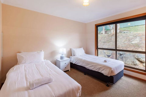 Alpine Activity Centre - Accommodation Southport 4