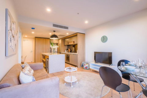 AirTrip Apartments At Woolloongabba - Accommodation Southport 0