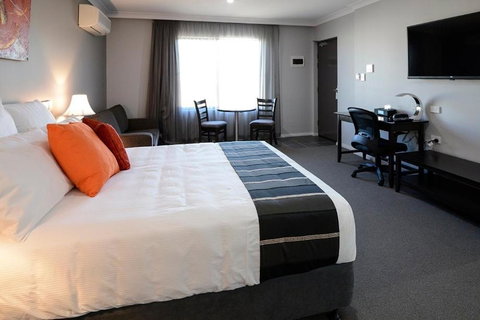 Astro Dish Motor Inn - Accommodation Southport 4