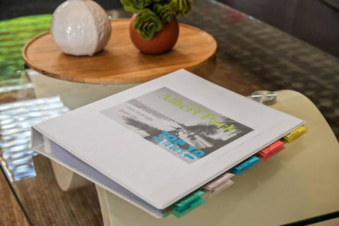 Awesome Albert Park Art Deco Gem 2 Bedroom Bevan 2 - Accommodation Southport 3