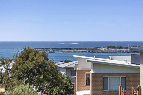 Apollo Bay Getaway - Accommodation Southport 2