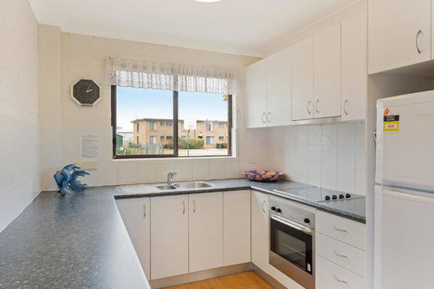 Apollo Unit 17 Ground Floor - Accommodation Southport 3