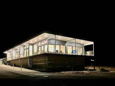 Apt01-The SS Karatta - Accommodation Southport 4