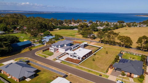 Aqua Views - Accommodation Southport 1