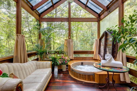 Arcadia Cottages - Accommodation Southport 0