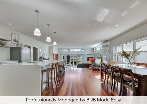 Art House On Anson - Artistic Haven, Spa, Pets - Accommodation Southport 0